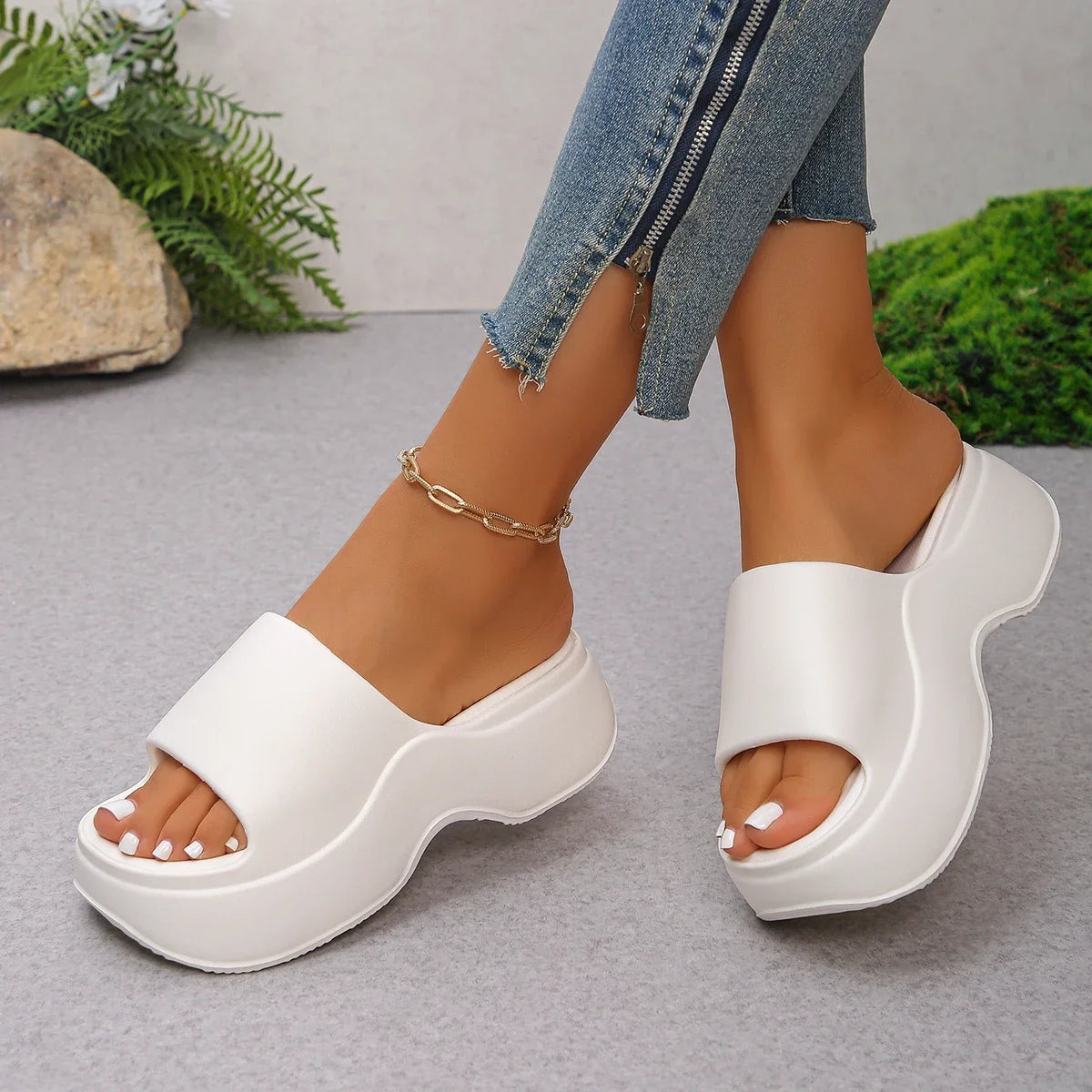 Women's Chunky Platform Slide Sandals - Comfortable Non-Slip Thick-Sole Summer Shoes