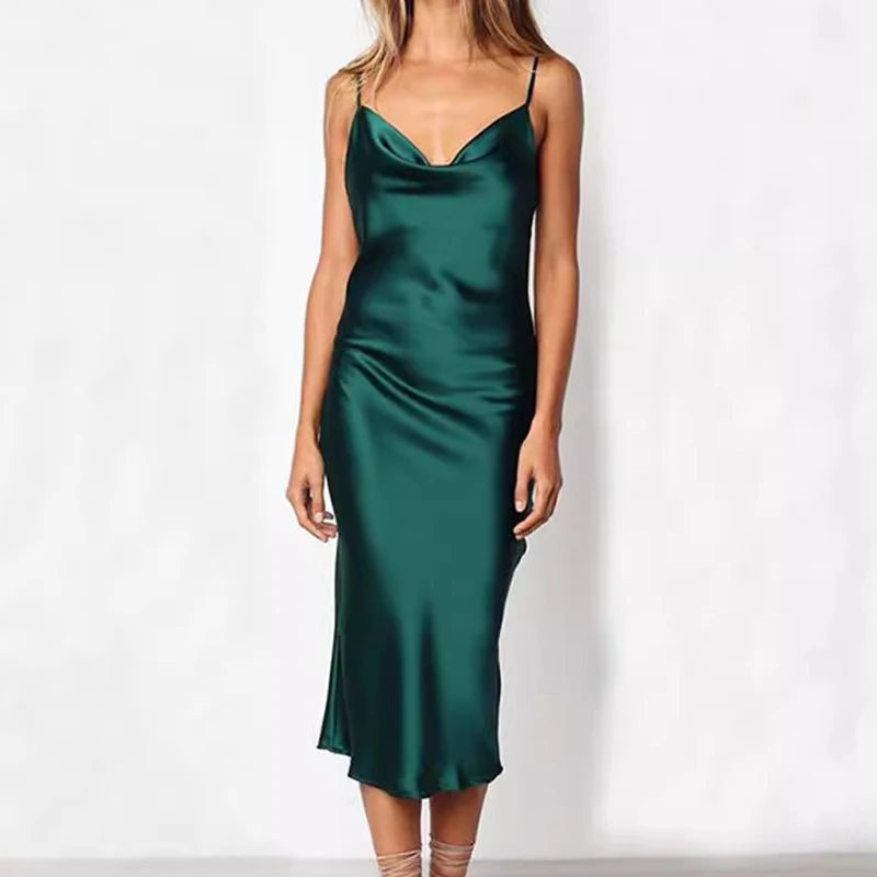 Emerald Aura Satin Maxi Dress – Elegant Backless Evening Dress
