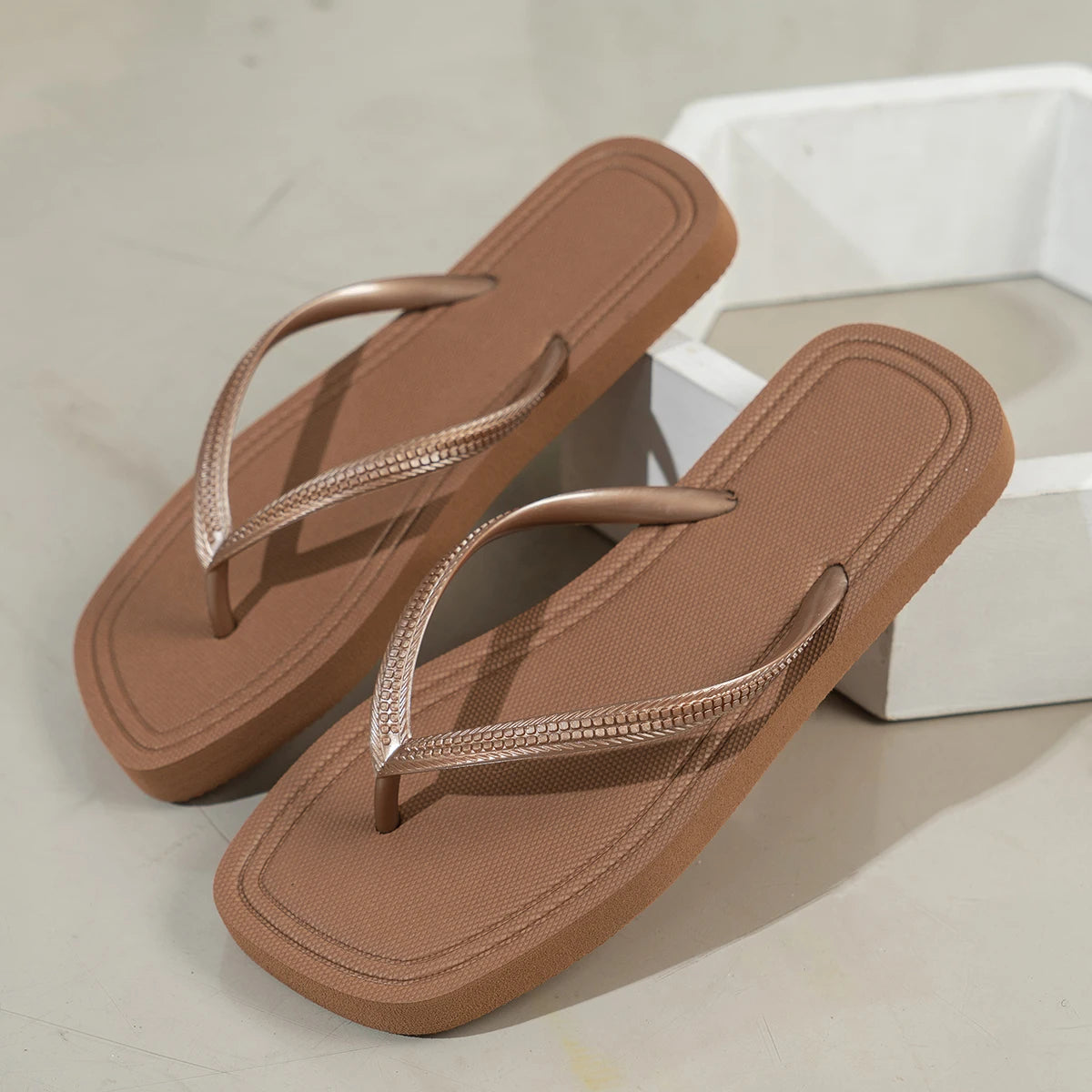 Women's Lightweight Casual Square-Toe Flip Flops - Comfortable Non-Slip Summer Sandals