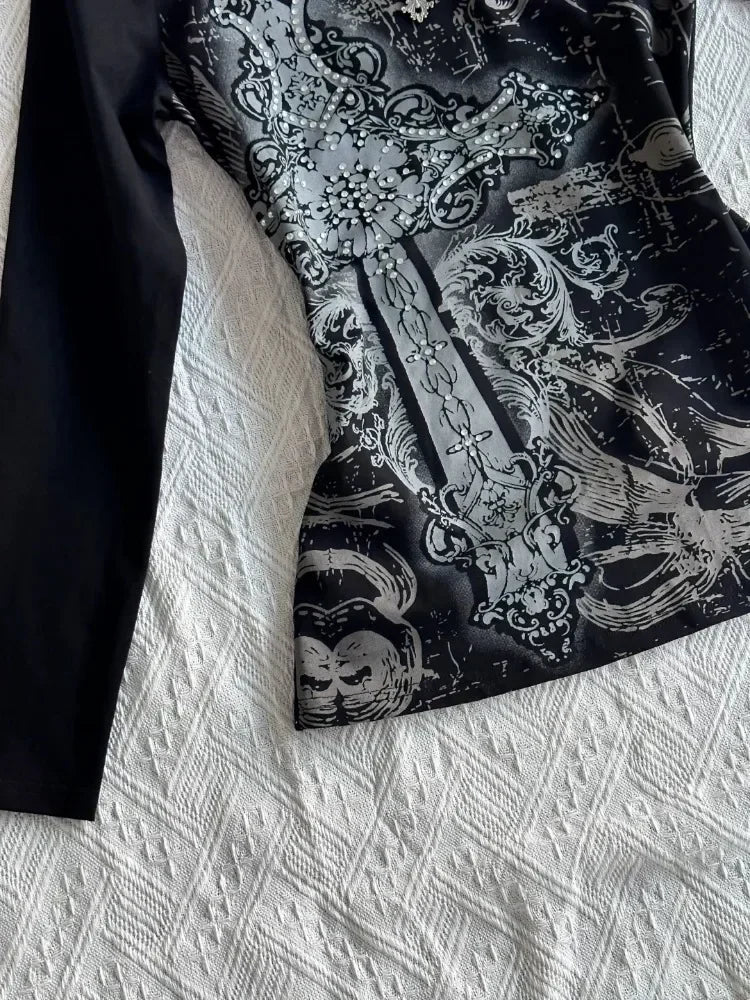 Raven Grunge V-Neck Graphic Tee – Vintage Y2K Punk Aesthetic