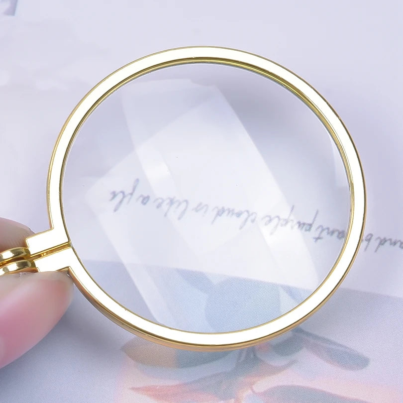The "Aura" 5X Magnifier Pendant Necklace – Portable Vintage Reading Lens