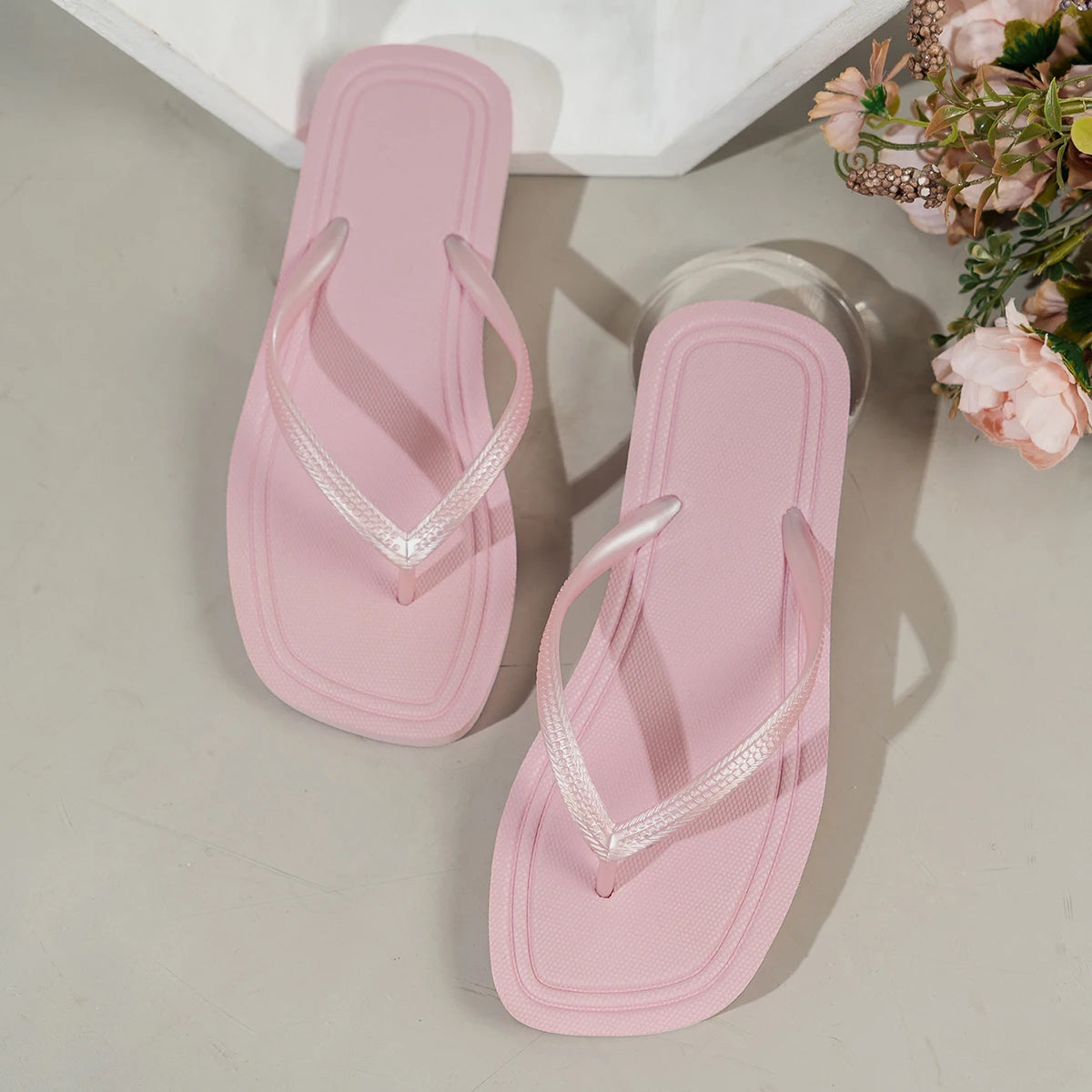 Women's Lightweight Casual Square-Toe Flip Flops - Comfortable Non-Slip Summer Sandals